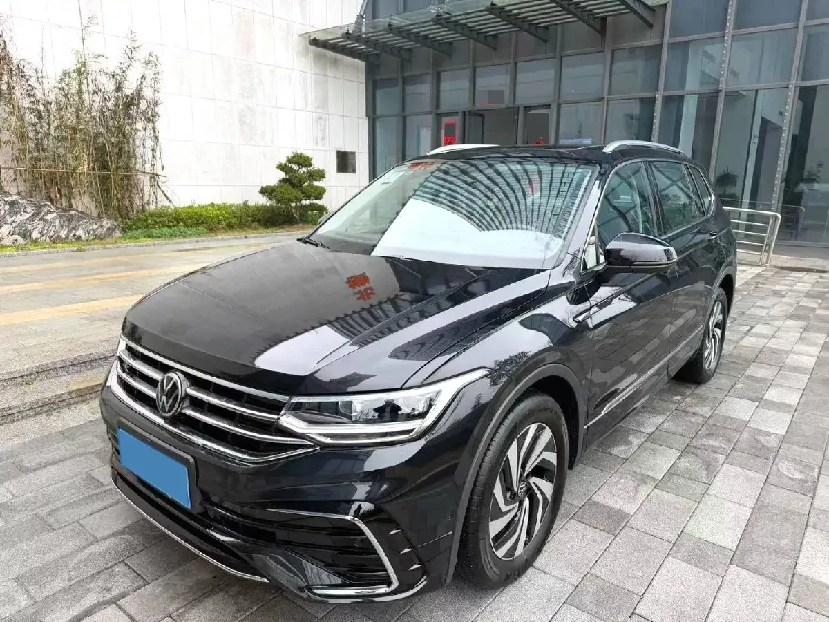 2024 Volkswagen Tiguan L 2.0T 186HP L4 7DCT,autocango,china used car exporter,china ev exporter,chinese used car exporter,chinese used ev exporter