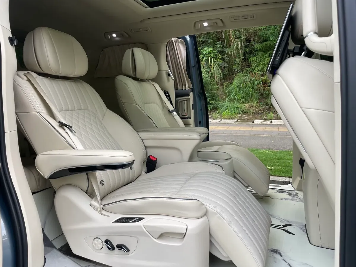 2022 Voyah Dream 1.5T 136HP L4 PHEV 25.57KWH,autocango,china used car exporter,china ev exporter,chinese used car exporter,chinese used ev exporter