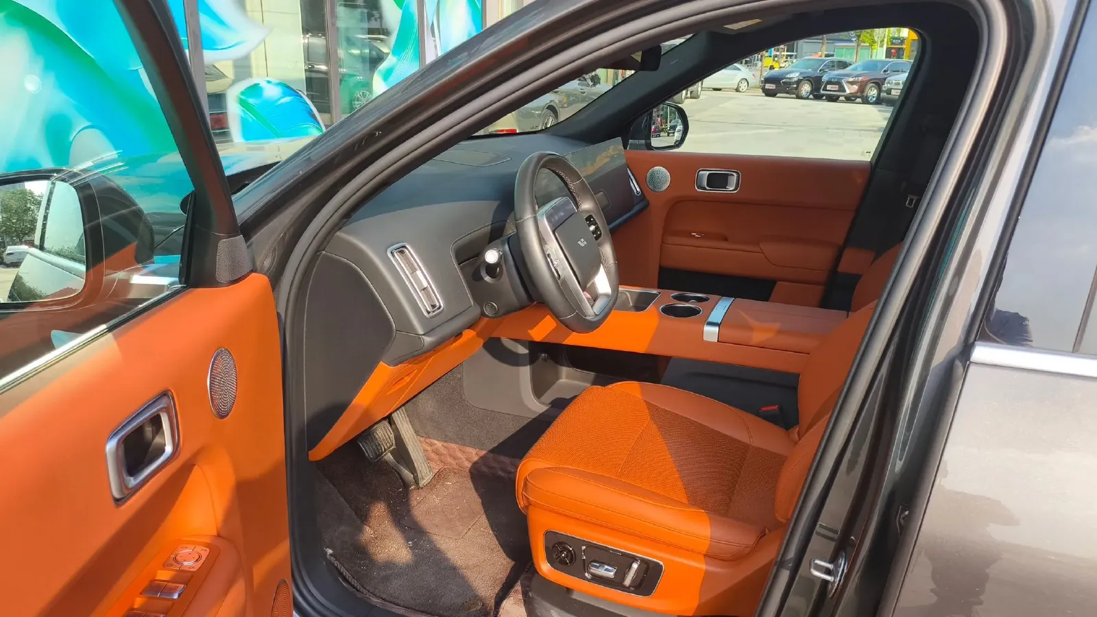 2024 Li L8 Range Extended 154HP REEV 52.3KWH,autocango,china used car exporter,china ev exporter,chinese used car exporter,chinese used ev exporter