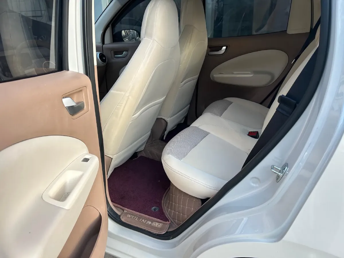 2025 WuLing HongGuang MINI EV BEV 16.2KWH,autocango,china used car exporter,china ev exporter,chinese used car exporter,chinese used ev exporter