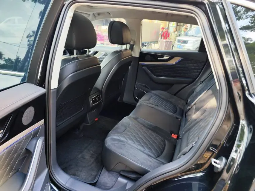 2019 HongQi HS5 2.0T 224HP L4 6AT,autocango,china used car exporter,china ev exporter,chinese used car exporter,chinese used ev exporter