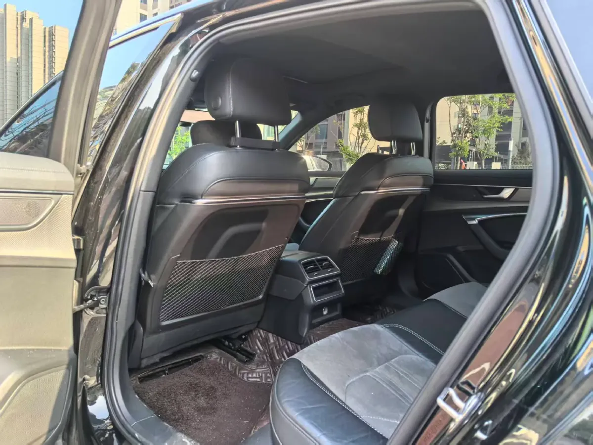 2020 Audi A6L 2.0T 190HP L4 7DCT,autocango,china used car exporter,china ev exporter,chinese used car exporter,chinese used ev exporter