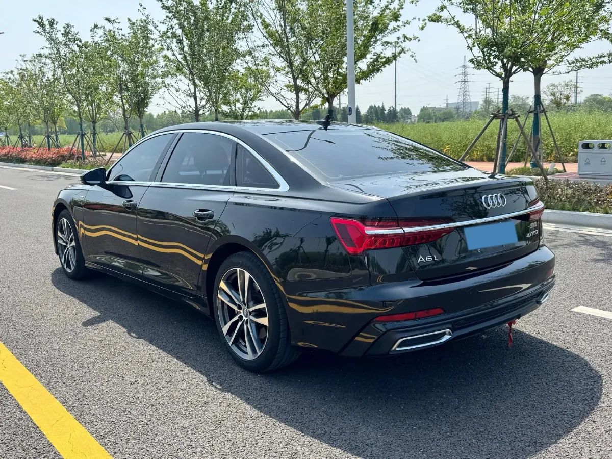 2020 Audi A6L 2.0T 190HP L4 7DCT,autocango,china used car exporter,china ev exporter,chinese used car exporter,chinese used ev exporter