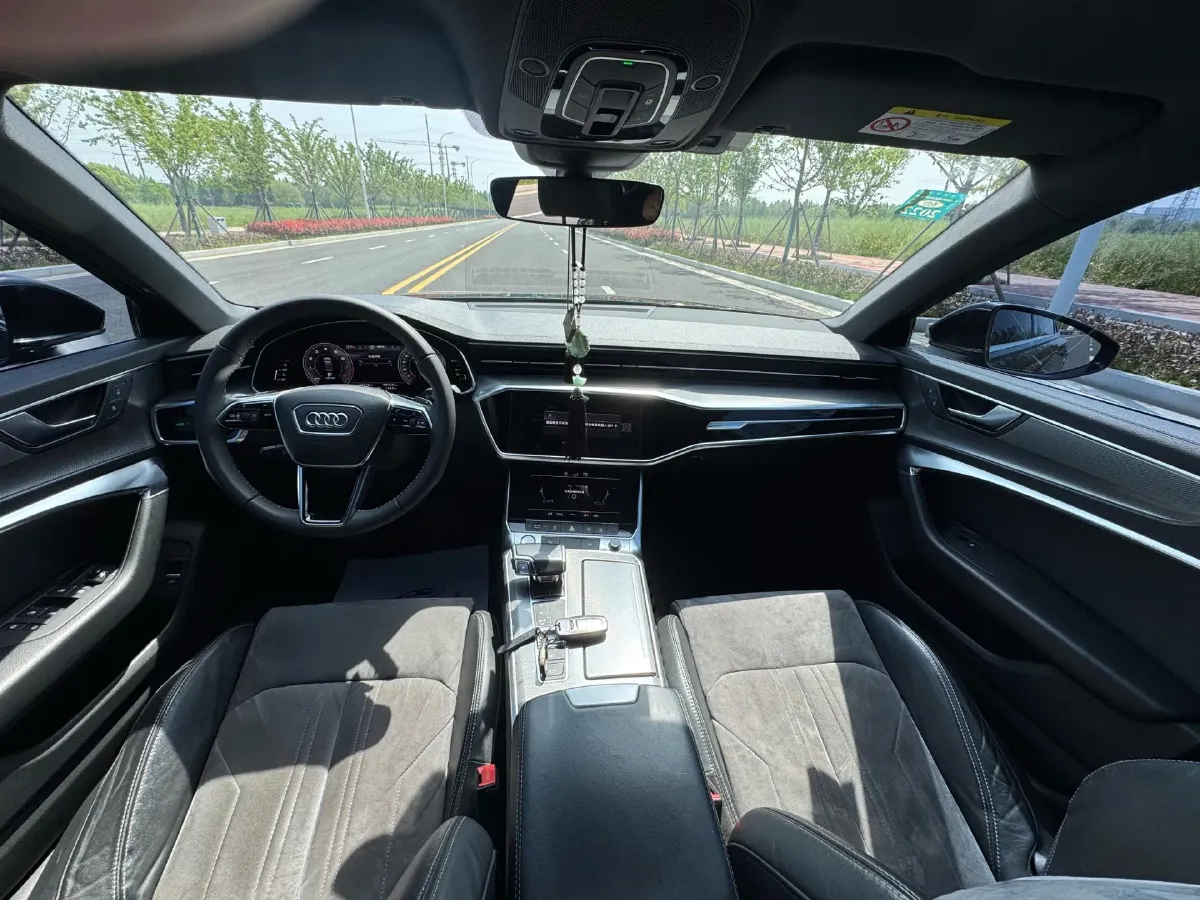 2020 Audi A6L 2.0T 190HP L4 7DCT,autocango,china used car exporter,china ev exporter,chinese used car exporter,chinese used ev exporter