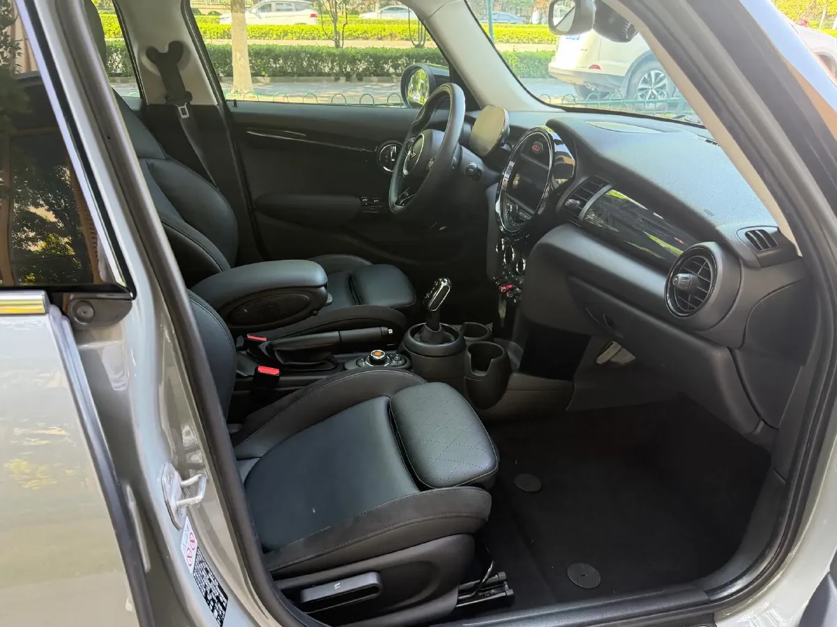 2021 MINI MINI 1.5T 136HP L3 7DCT,autocango,china used car exporter,china ev exporter,chinese used car exporter,chinese used ev exporter