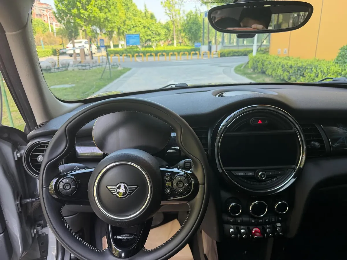 2021 MINI MINI 1.5T 136HP L3 7DCT,autocango,china used car exporter,china ev exporter,chinese used car exporter,chinese used ev exporter