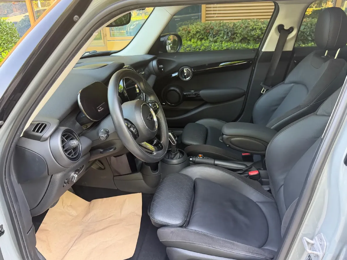 2021 MINI MINI 1.5T 136HP L3 7DCT,autocango,china used car exporter,china ev exporter,chinese used car exporter,chinese used ev exporter