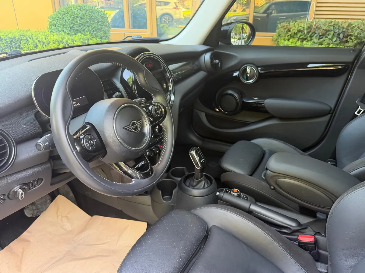 2021 MINI MINI 1.5T 136HP L3 7DCT,autocango,china used car exporter,china ev exporter,chinese used car exporter,chinese used ev exporter