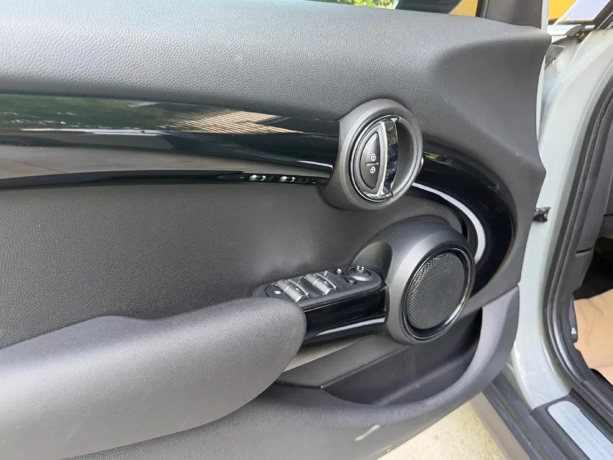 2021 MINI MINI 1.5T 136HP L3 7DCT,autocango,china used car exporter,china ev exporter,chinese used car exporter,chinese used ev exporter