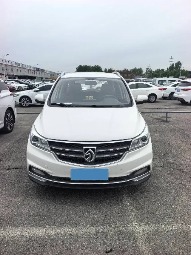 2021 BaoJun 730 1.5L 105HP L4 6MT,autocango,china used car exporter,china ev exporter,chinese used car exporter,chinese used ev exporter