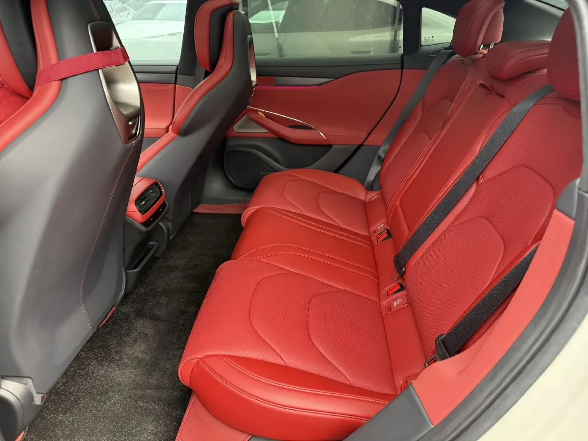 2024 MI SU7 BEV 101KWH,autocango,china used car exporter,china ev exporter,chinese used car exporter,chinese used ev exporter