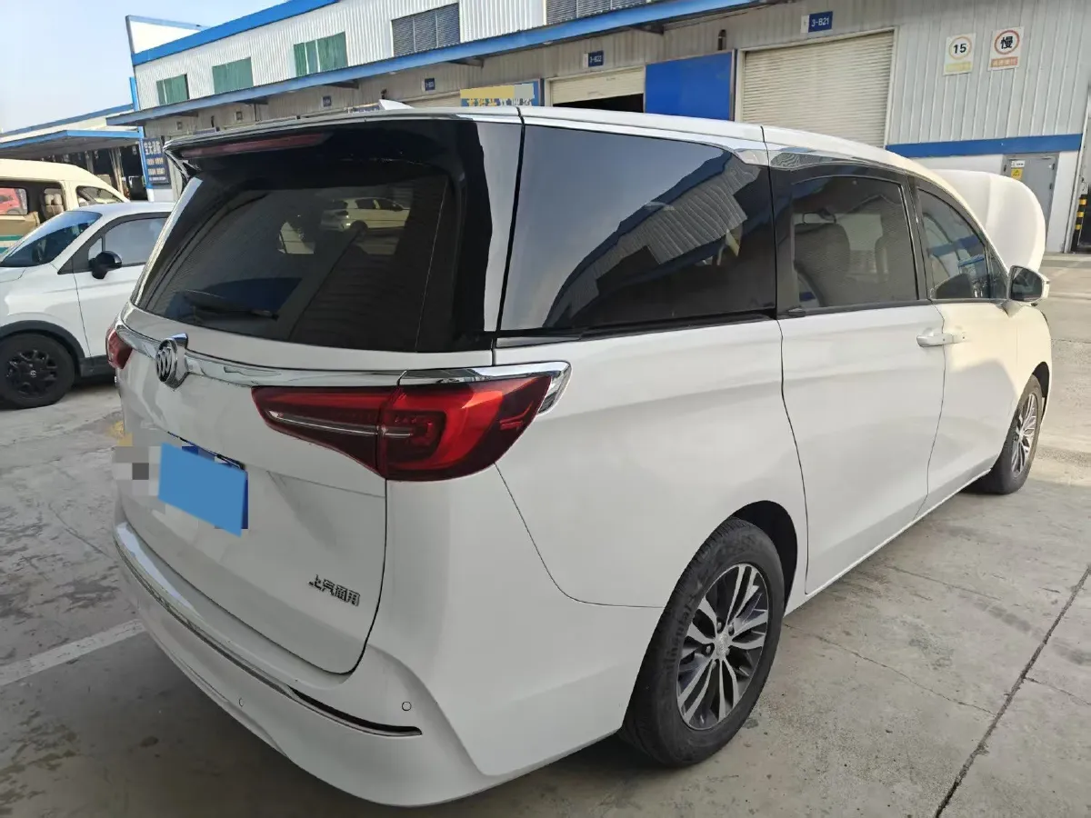 2022 Buick GL8 2.0T 237HP L4 9AT,autocango,china used car exporter,china ev exporter,chinese used car exporter,chinese used ev exporter