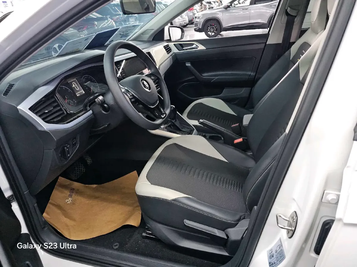 2021 Haval H6 1.5T 169HP L4 7DCT,autocango,china used car exporter,china ev exporter,chinese used car exporter,chinese used ev exporter