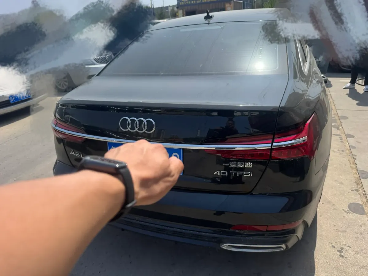 2022 Audi A6L 2.0T 190HP L4 7DCT,autocango,china used car exporter,china ev exporter,chinese used car exporter,chinese used ev exporter