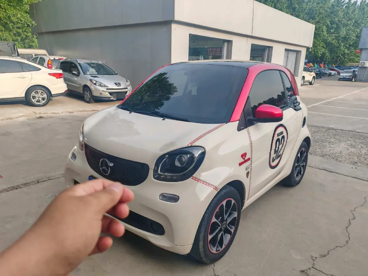 2017 Smart smart fortwo 1.0L 71HP L3 6DCT,autocango,china used car exporter,china ev exporter,chinese used car exporter,chinese used ev exporter