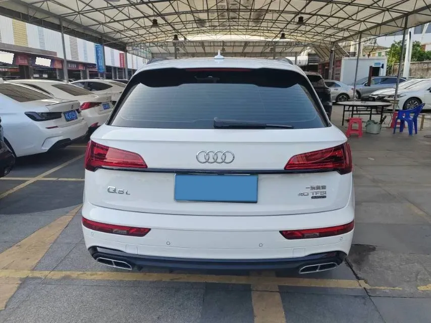 2026 Audi Q5L 2.0T 190HP L4 7DCT,autocango,china used car exporter,china ev exporter,chinese used car exporter,chinese used ev exporter