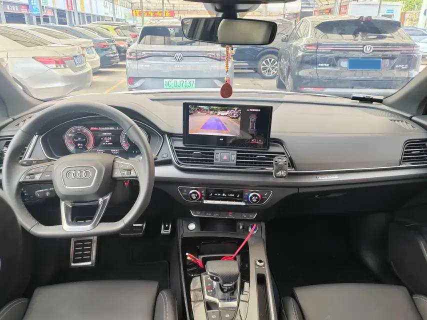2026 Audi Q5L 2.0T 190HP L4 7DCT,autocango,china used car exporter,china ev exporter,chinese used car exporter,chinese used ev exporter