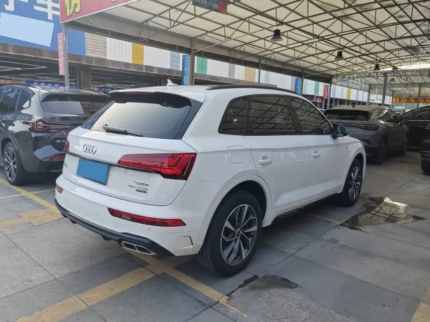 2026 Audi Q5L 2.0T 190HP L4 7DCT,autocango,china used car exporter,china ev exporter,chinese used car exporter,chinese used ev exporter