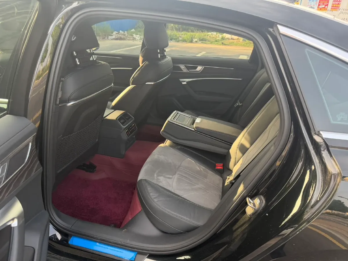 2023 Audi A6L 2.0T 245HP L4 7DCT,autocango,china used car exporter,china ev exporter,chinese used car exporter,chinese used ev exporter