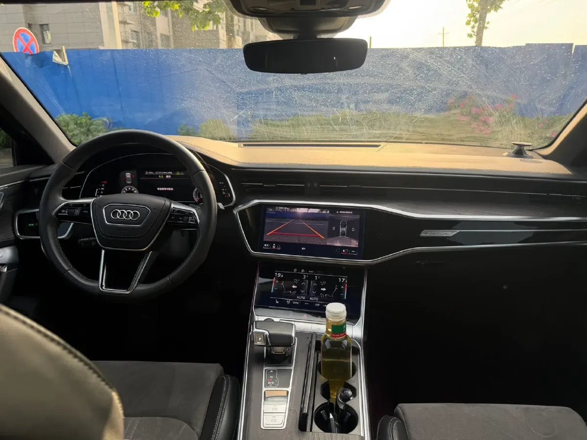 2023 Audi A6L 2.0T 245HP L4 7DCT,autocango,china used car exporter,china ev exporter,chinese used car exporter,chinese used ev exporter