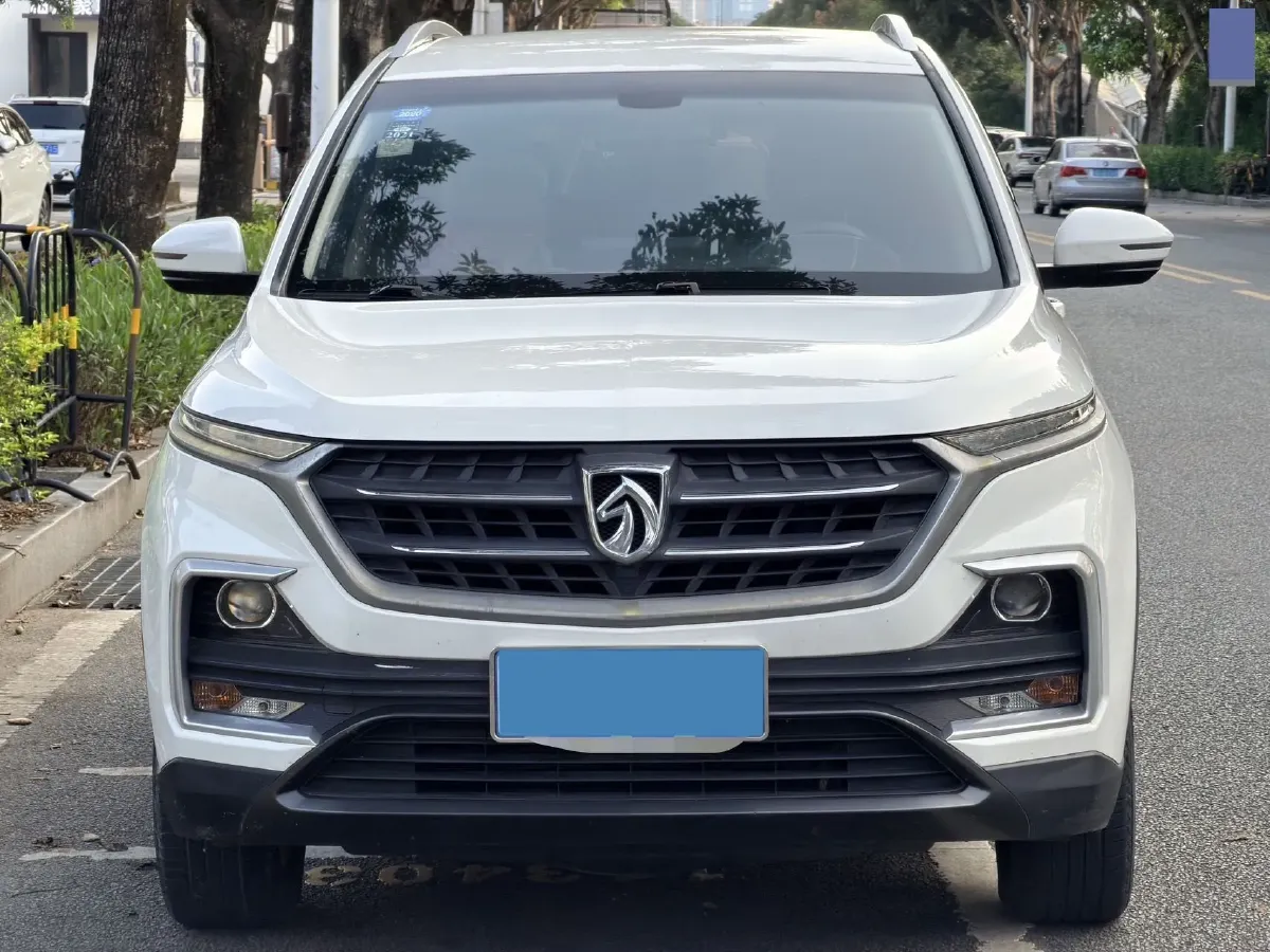 2019 BaoJun 530 1.5T 150HP L4 6MT,autocango,china used car exporter,china ev exporter,chinese used car exporter,chinese used ev exporter