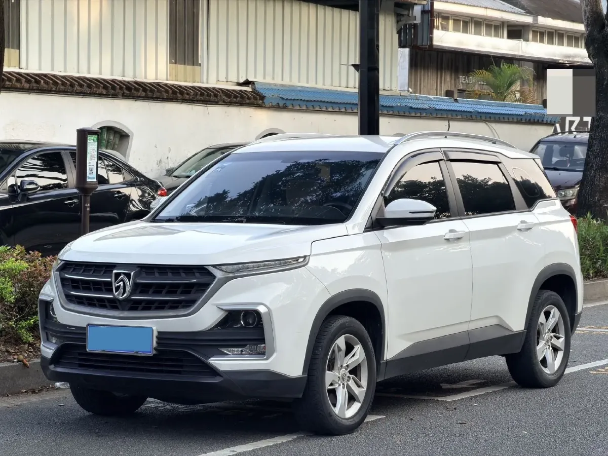 2019 BaoJun 530 1.5T 150HP L4 6MT,autocango,china used car exporter,china ev exporter,chinese used car exporter,chinese used ev exporter