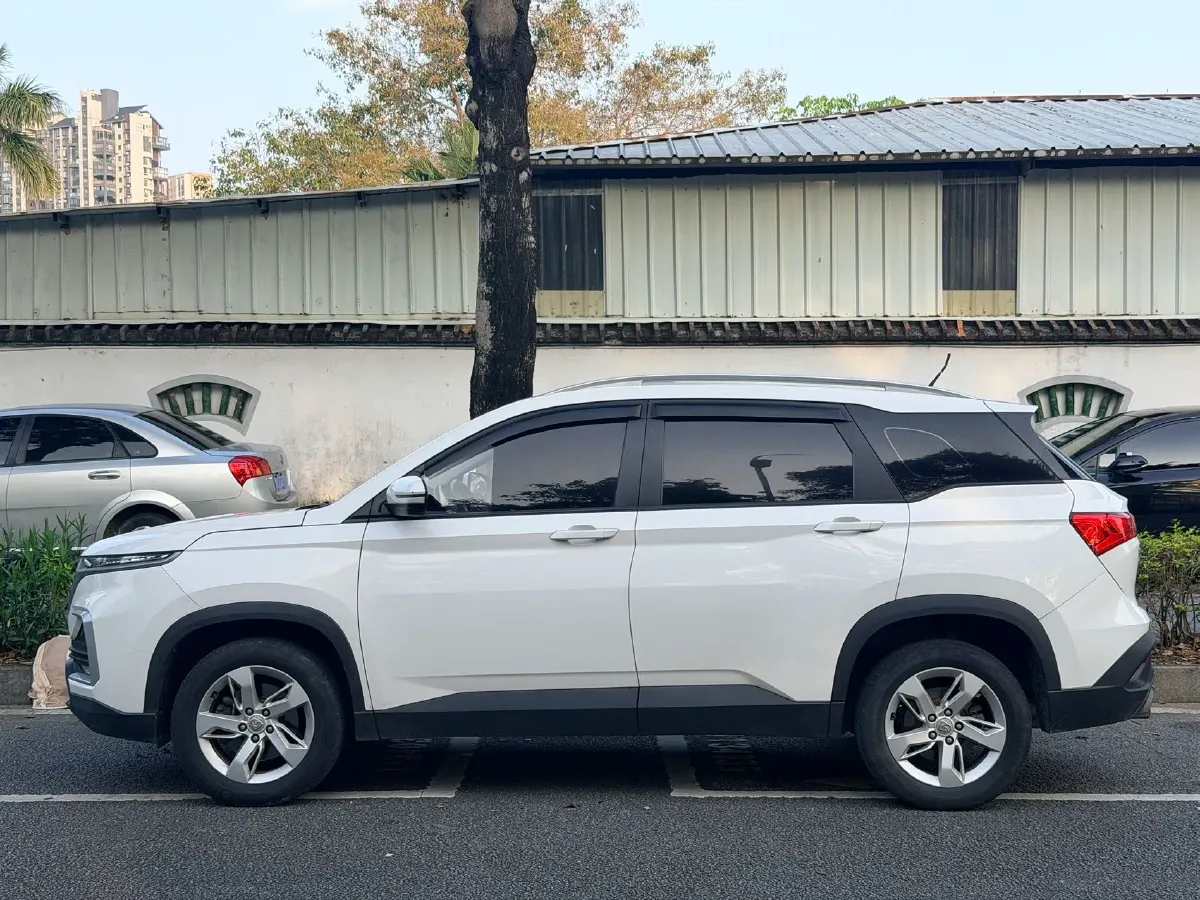 2019 BaoJun 530 1.5T 150HP L4 6MT,autocango,china used car exporter,china ev exporter,chinese used car exporter,chinese used ev exporter