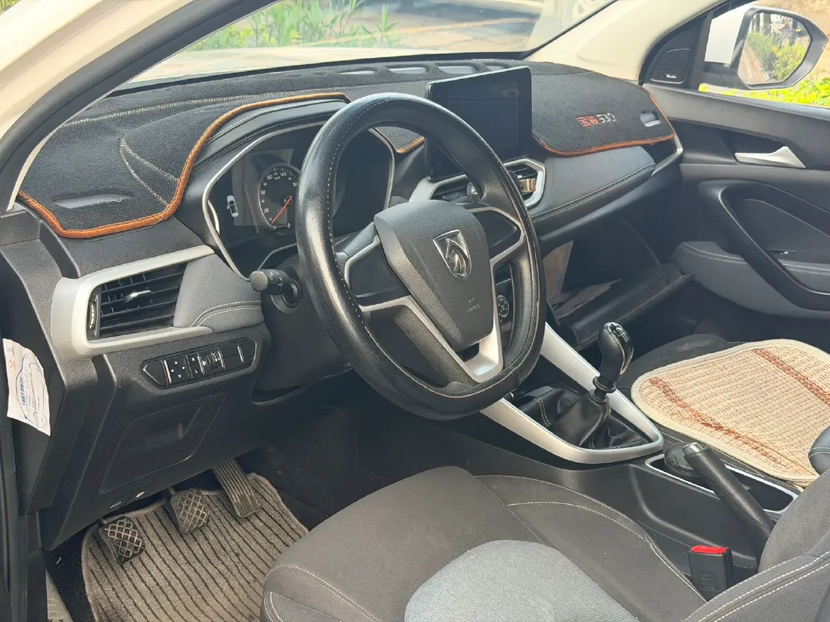 2019 BaoJun 530 1.5T 150HP L4 6MT,autocango,china used car exporter,china ev exporter,chinese used car exporter,chinese used ev exporter