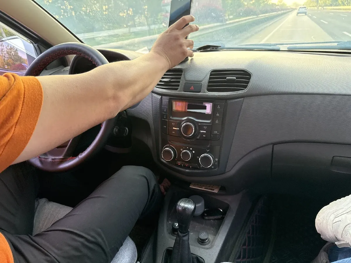 2018 WuLing HongGuang 1.5L 105HP L4 5MT,autocango,china used car exporter,china ev exporter,chinese used car exporter,chinese used ev exporter