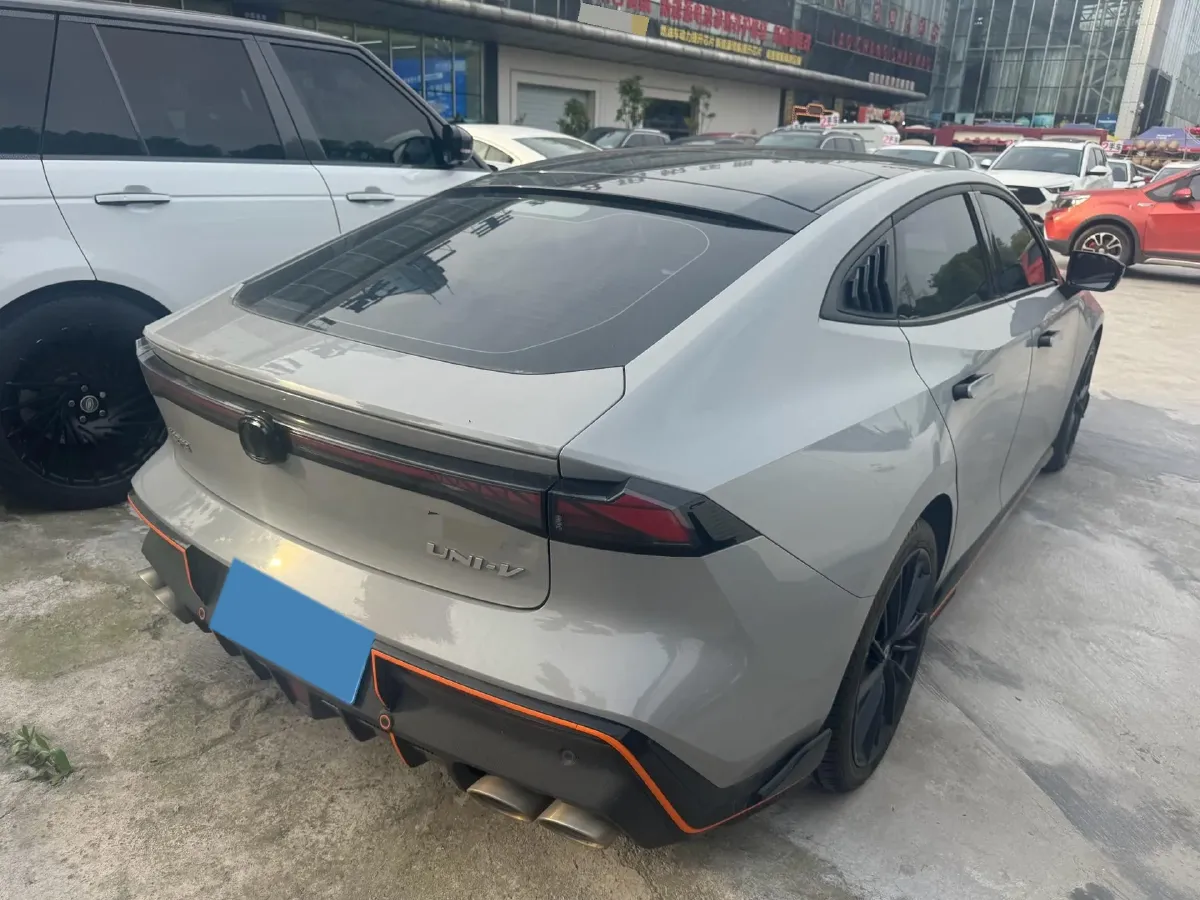 2023 ChangAn UNI-V 1.5T 188HP L4 7DCT,autocango,china used car exporter,china ev exporter,chinese used car exporter,chinese used ev exporter