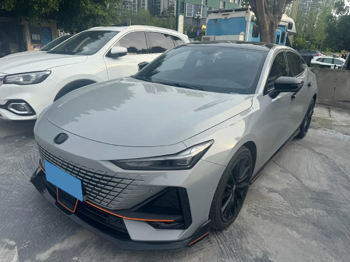 2023 ChangAn UNI-V 1.5T 188HP L4 7DCT,autocango,china used car exporter,china ev exporter,chinese used car exporter,chinese used ev exporter