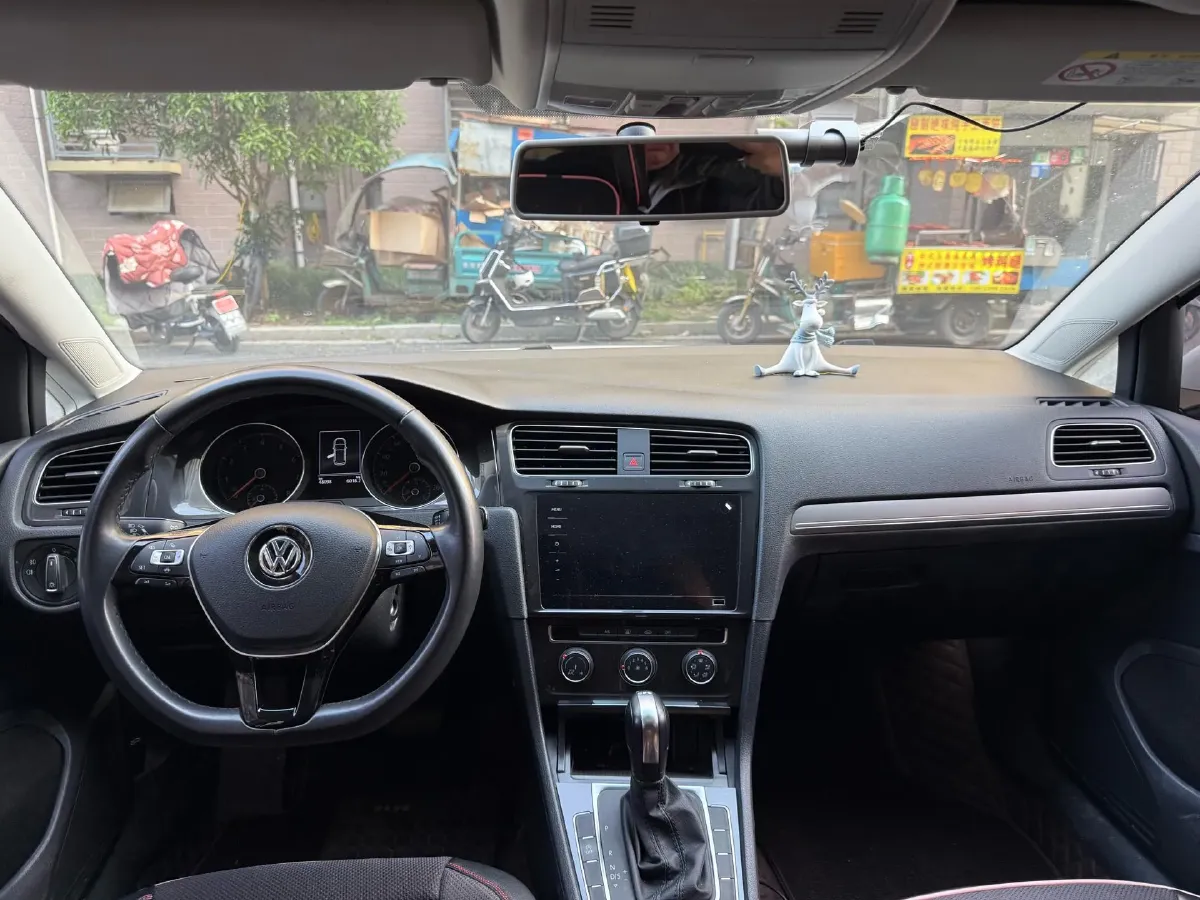 2020 Volkswagen Golf 1.2T 116HP L4 7DCT,autocango,china used car exporter,china ev exporter,chinese used car exporter,chinese used ev exporter