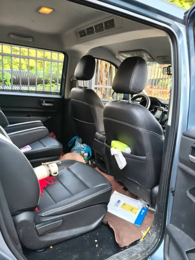 2021 WuLing HongGuang Plus 1.5L 99HP L4 6MT,autocango,china used car exporter,china ev exporter,chinese used car exporter,chinese used ev exporter