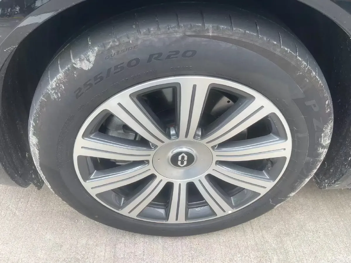 2025 AITO AITO M8 REEV 160HP REEV 53.4KWH,autocango,china used car exporter,china ev exporter,chinese used car exporter,chinese used ev exporter