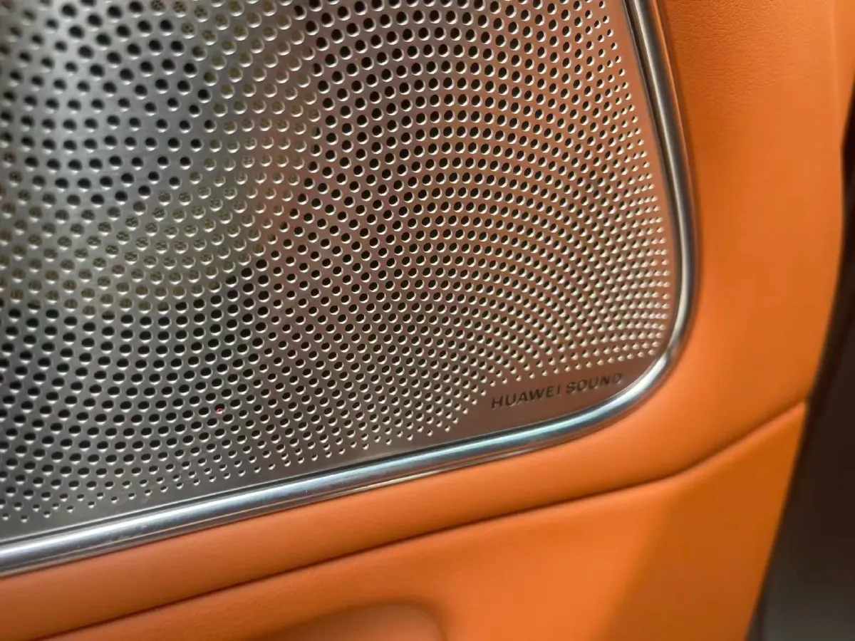 2025 AITO AITO M8 REEV 160HP REEV 53.4KWH,autocango,china used car exporter,china ev exporter,chinese used car exporter,chinese used ev exporter