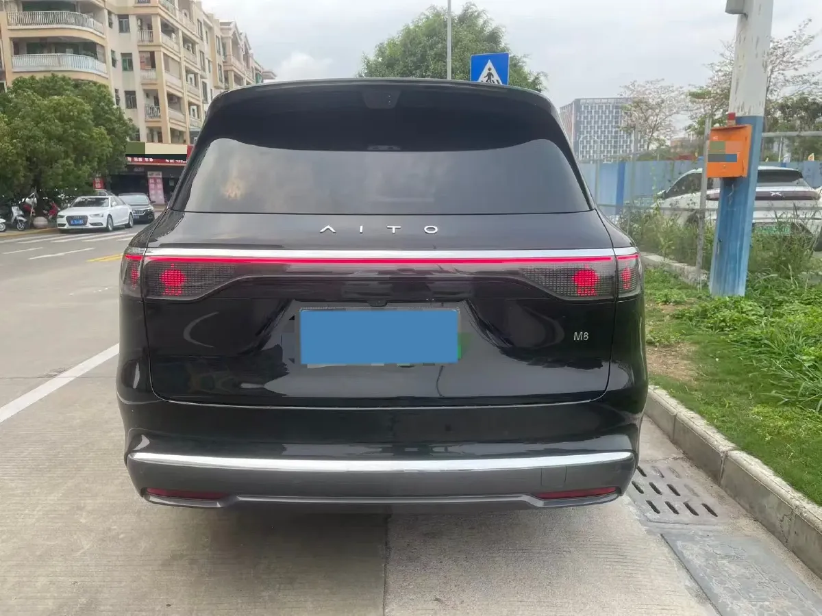2025 AITO AITO M8 REEV 160HP REEV 53.4KWH,autocango,china used car exporter,china ev exporter,chinese used car exporter,chinese used ev exporter