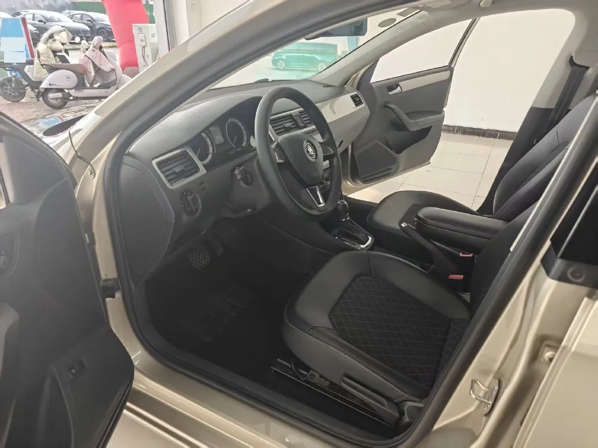 2018 Skoda Rapid 1.6L 110HP L4 6AT,autocango,china used car exporter,china ev exporter,chinese used car exporter,chinese used ev exporter