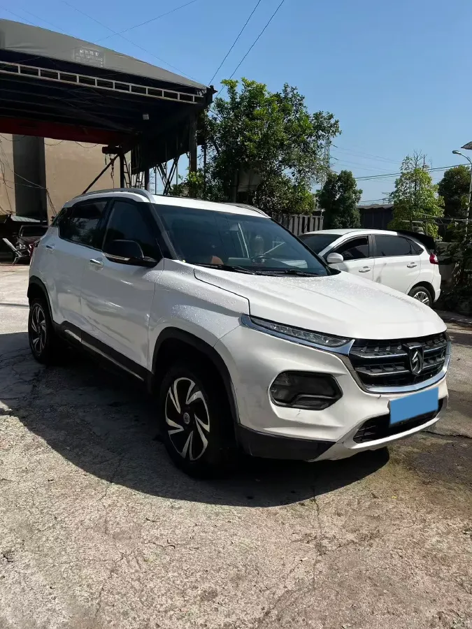 2017 HaiMa S5 Young Edition 1.6L 122HP L4 5MT,autocango,china used car exporter,china ev exporter,chinese used car exporter,chinese used ev exporter