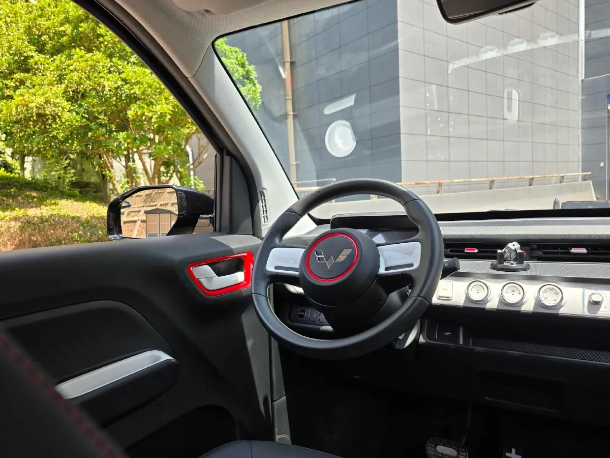 2022 WuLing HongGuang MINI EV BEV 17.3KWH,autocango,china used car exporter,china ev exporter,chinese used car exporter,chinese used ev exporter