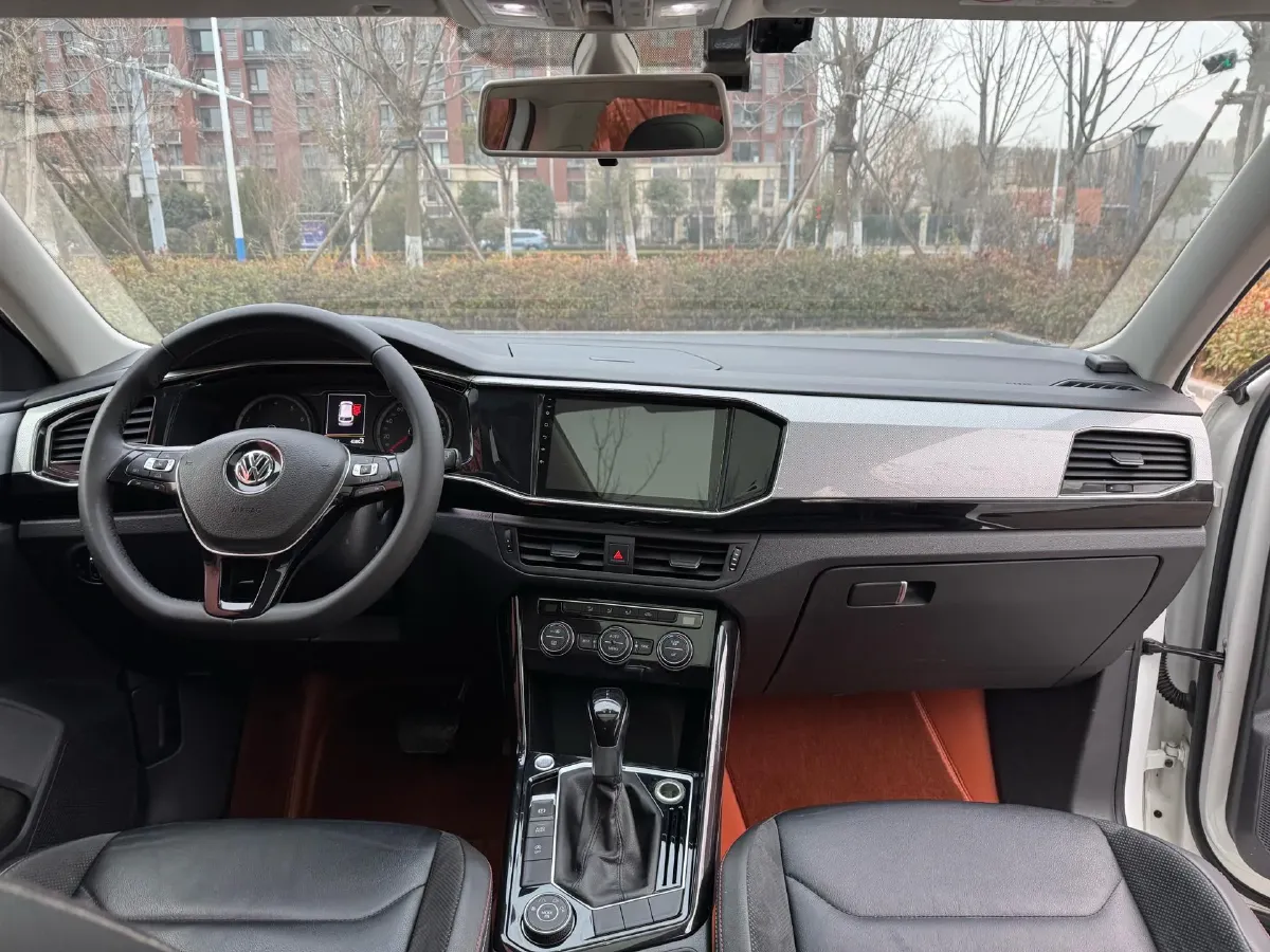 2019 MINI CLUBMAN 1.5T 102HP L3 6AT,autocango,china used car exporter,china ev exporter,chinese used car exporter,chinese used ev exporter