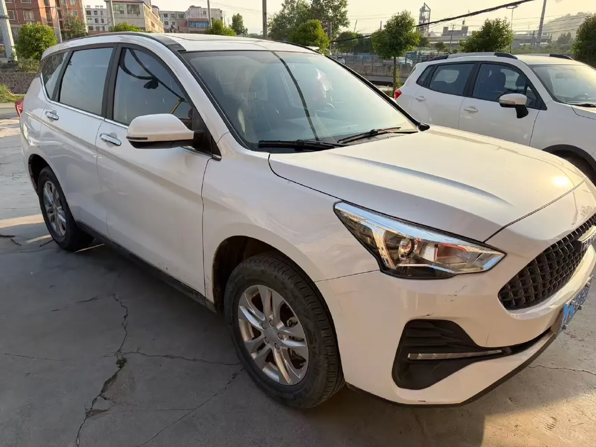 2021 Haval M6 1.5T 150HP L4 7DCT,autocango,china used car exporter,china ev exporter,chinese used car exporter,chinese used ev exporter