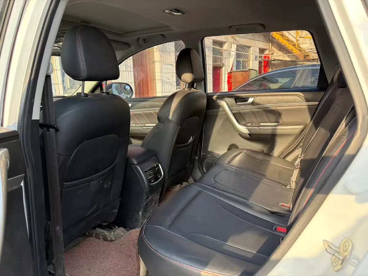 2021 Haval M6 1.5T 150HP L4 7DCT,autocango,china used car exporter,china ev exporter,chinese used car exporter,chinese used ev exporter