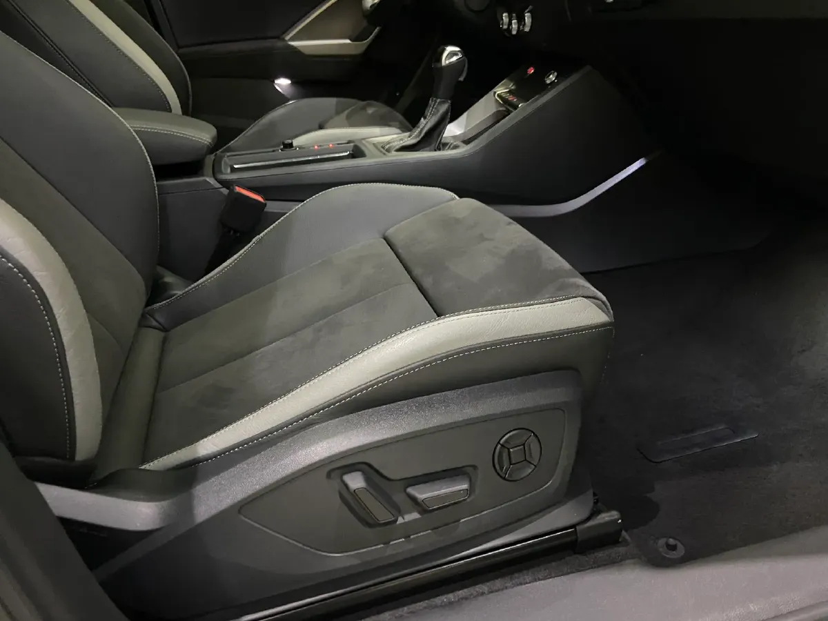 2022 Audi Q3 1.4T 150HP L4 7DCT,autocango,china used car exporter,china ev exporter,chinese used car exporter,chinese used ev exporter