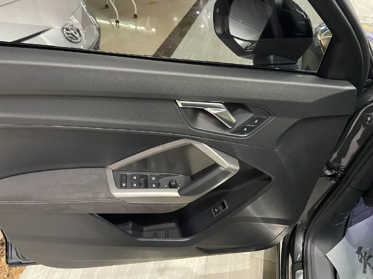 2022 Audi Q3 1.4T 150HP L4 7DCT,autocango,china used car exporter,china ev exporter,chinese used car exporter,chinese used ev exporter