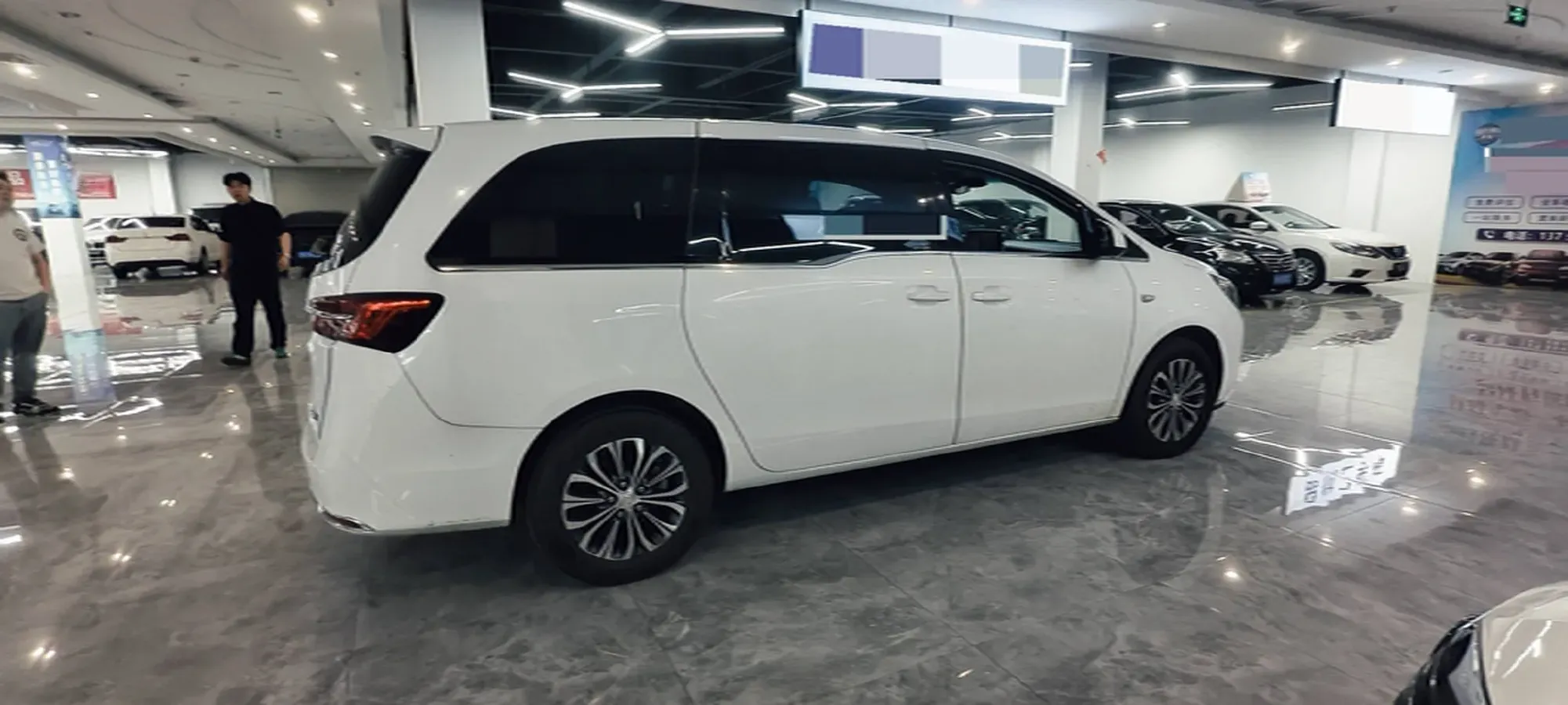 2020 Buick GL8 2.0T 237HP L4 9AT,autocango,china used car exporter,china ev exporter,chinese used car exporter,chinese used ev exporter