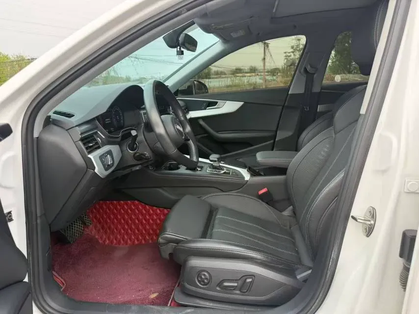 2022 Audi A4L 2.0T 190HP L4 7DCT,autocango,china used car exporter,china ev exporter,chinese used car exporter,chinese used ev exporter