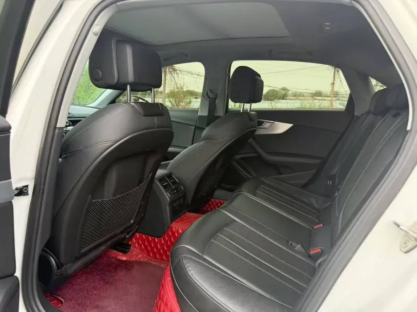 2022 Audi A4L 2.0T 190HP L4 7DCT,autocango,china used car exporter,china ev exporter,chinese used car exporter,chinese used ev exporter