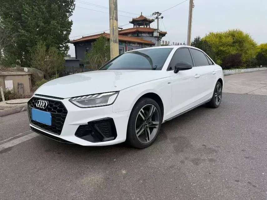 2022 Audi A4L 2.0T 190HP L4 7DCT,autocango,china used car exporter,china ev exporter,chinese used car exporter,chinese used ev exporter