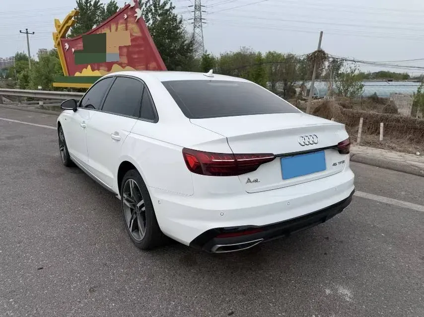 2022 Audi A4L 2.0T 190HP L4 7DCT,autocango,china used car exporter,china ev exporter,chinese used car exporter,chinese used ev exporter