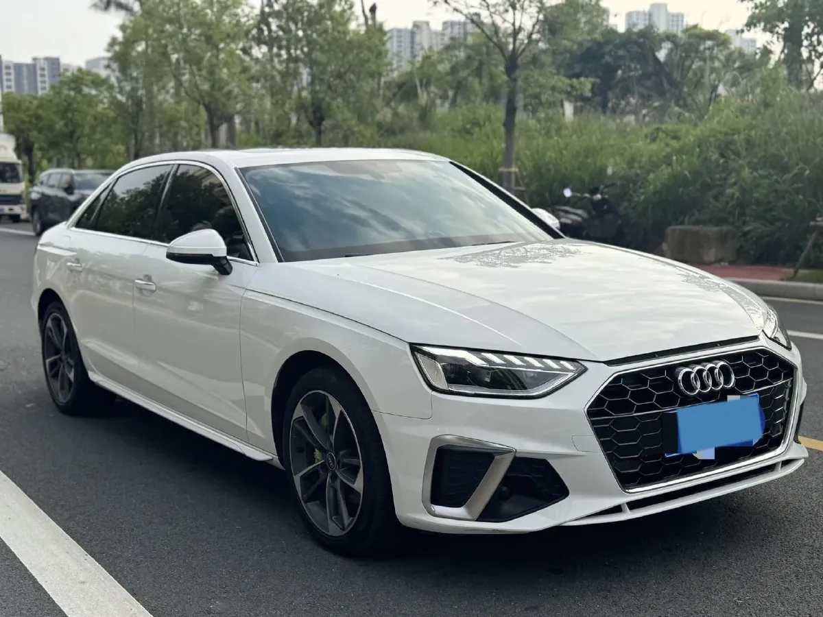 2022 Audi A4L 2.0T 190HP L4 7DCT,autocango,china used car exporter,china ev exporter,chinese used car exporter,chinese used ev exporter